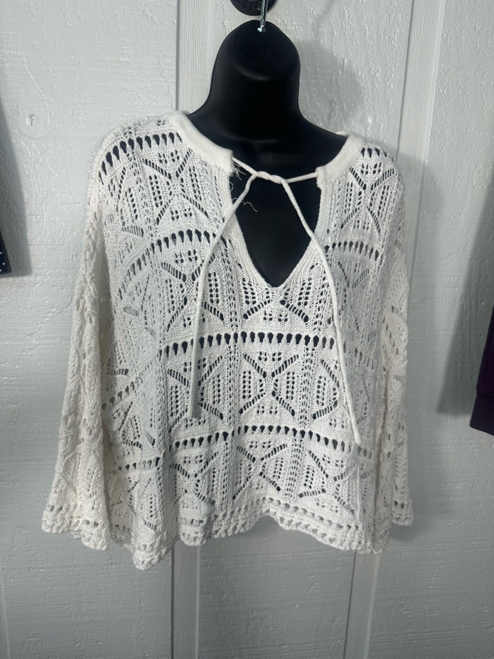 Gilli Women’s White Crochet Top Size Medium EUC